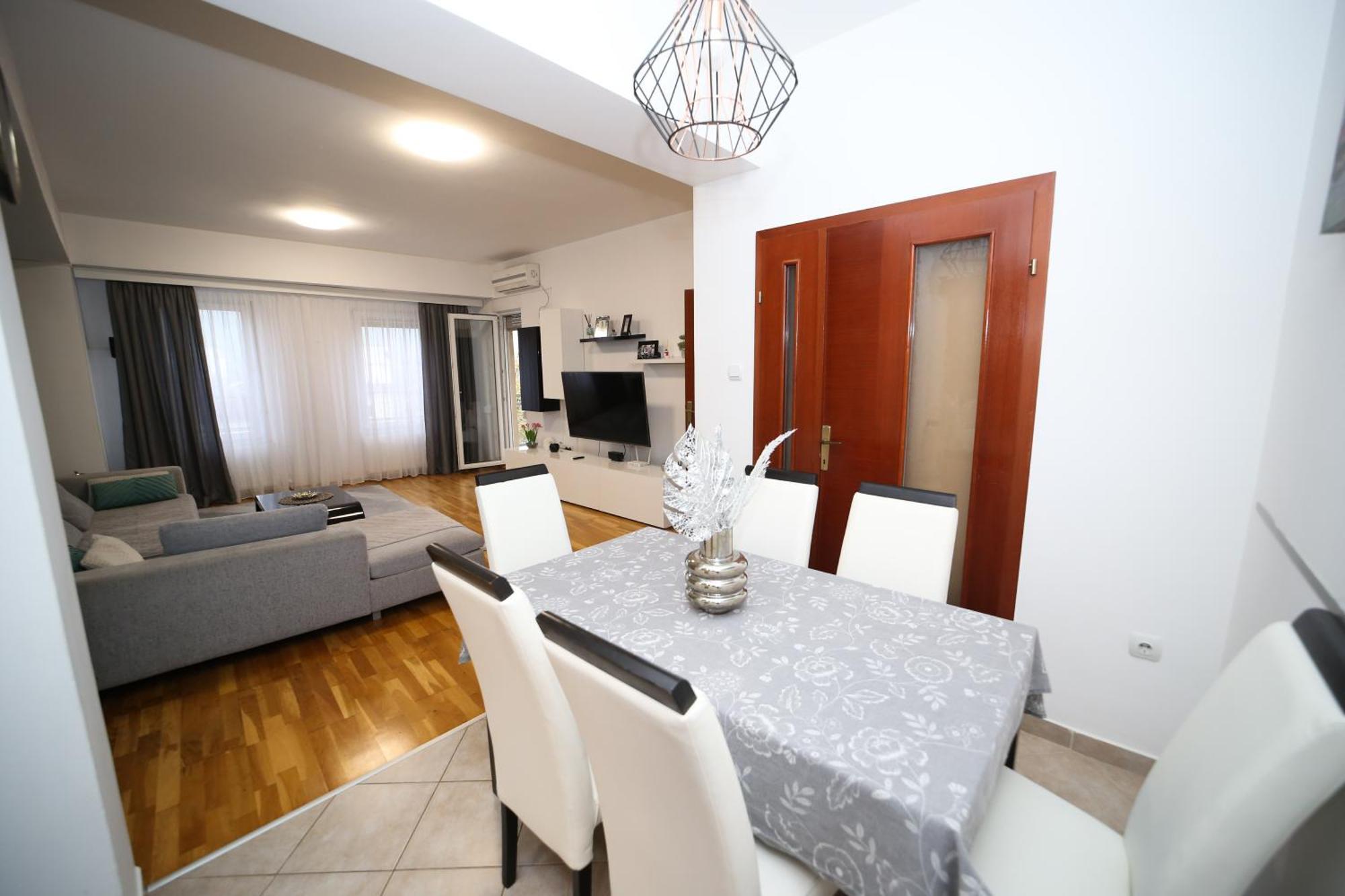 Iva Lux Stan Na Dan Apartment บันยาลูกา ภายนอก รูปภาพ